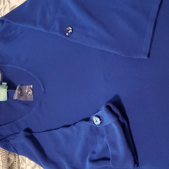 ANTHONY'S V-neck Gathered Back Tunic - Picture 6 of 9